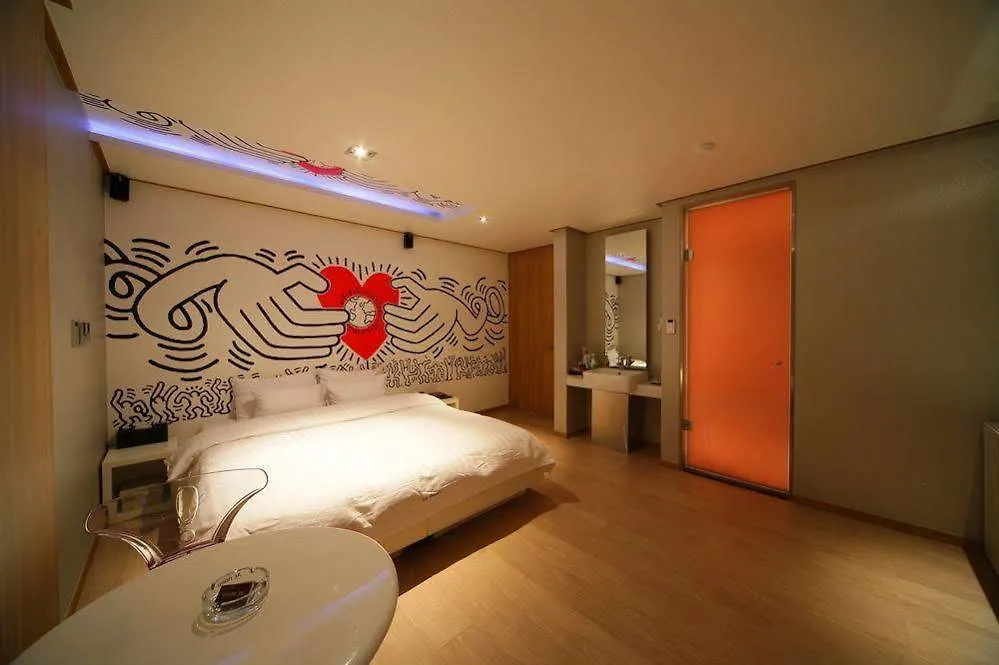 Motel At Noon Hotel Shinchon Seoul